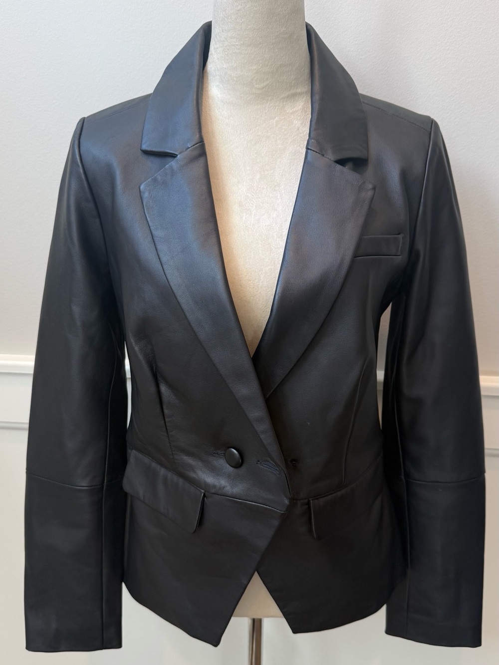 PAIGE Sz S Aventura Black Leather Double-Breasted Blazer- great condition-